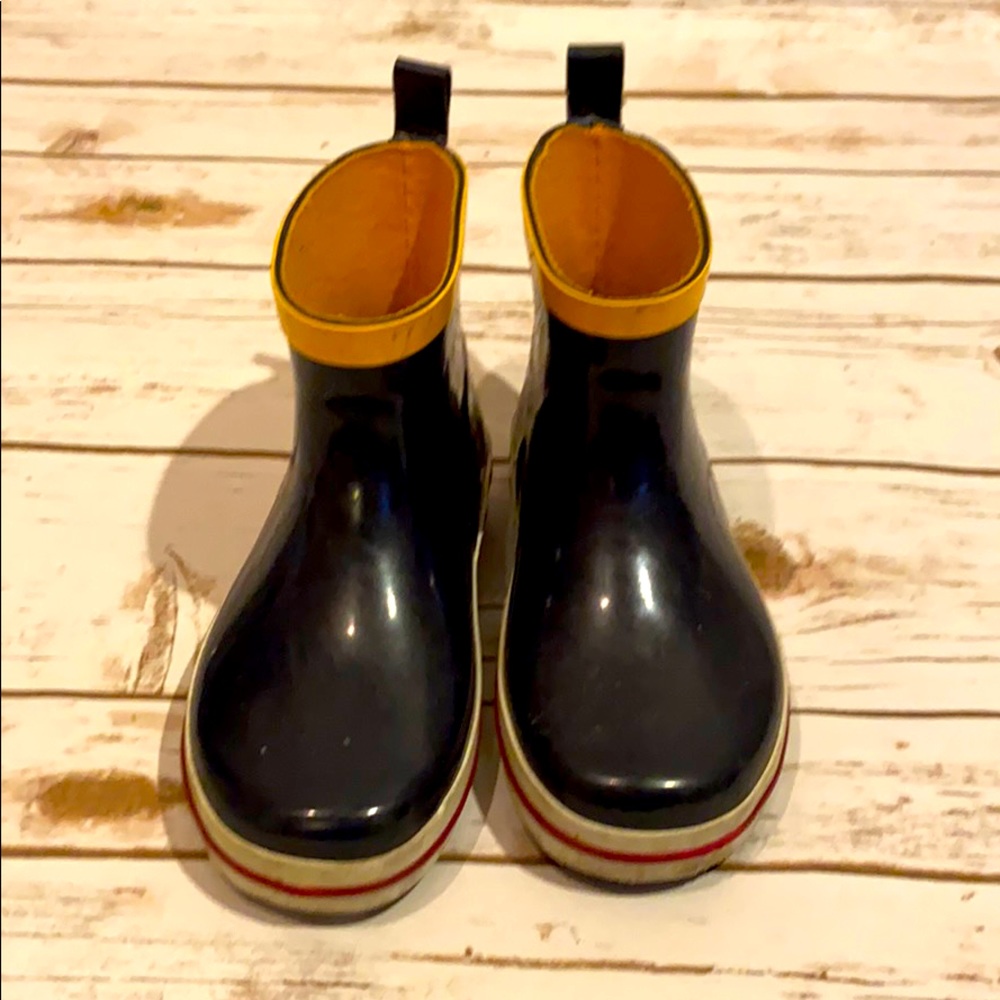 Boys navy blue ankle rain boots